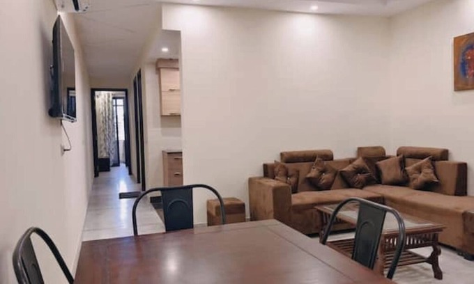 Lajpat Nagar Appartement | 2BHK in Lajpat Nagar near Market