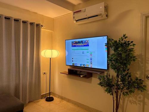 Pali Hill Appartement | 2BHK, Off Carter Rd, Bandra West