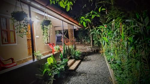 Devikolam Appartement | 2Bhk Vacation Home Munnar, Adimaly