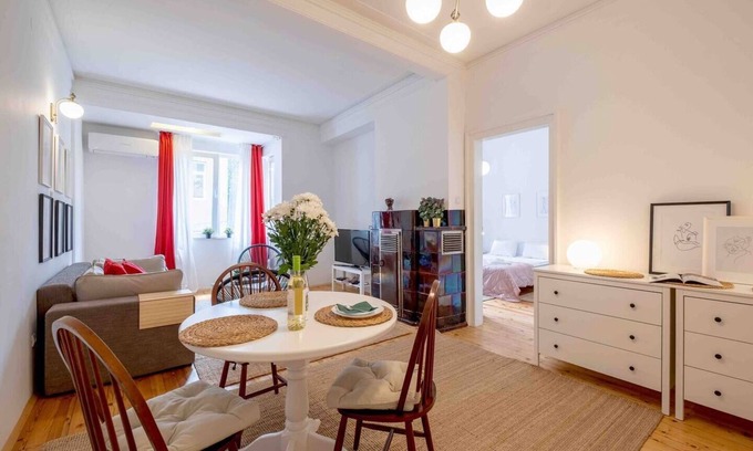 Lozenets Appartement | 2BR + 1.5 BTH | | Spacious | Kitchen | Metro