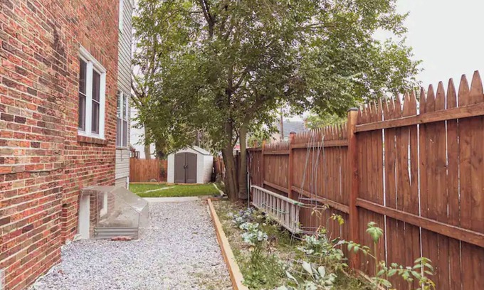 Silver Spring Appartement | 2BR & 1BA Self Contained apartment in vibrant downtown Silver Spring