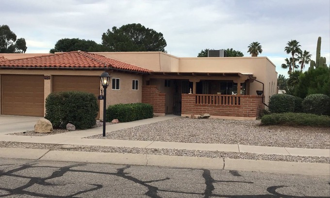 Green Valley Country Club Estates Maison | 2BR 2BA Walkable Neighborhood Mountain Golf Course View1700sf Large Patio