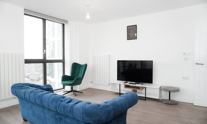 Barking Appartement | 2BR-360 views-Balcony-Parking-WiFi-SmartTV