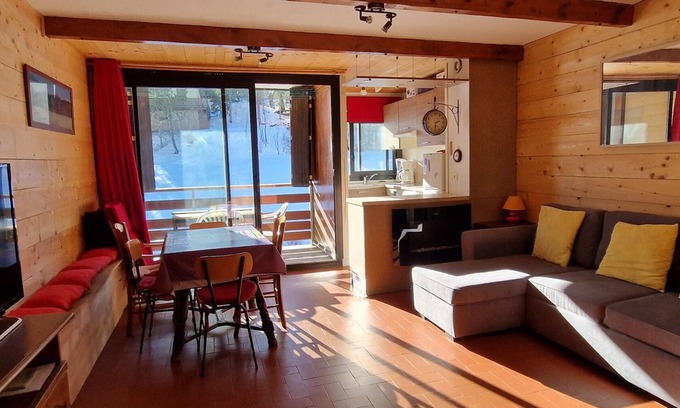 Le Sauze Appartement | Appartement T2 pour 6 pers avec terrasse plein sud et cuisine équipée, face aux pistes