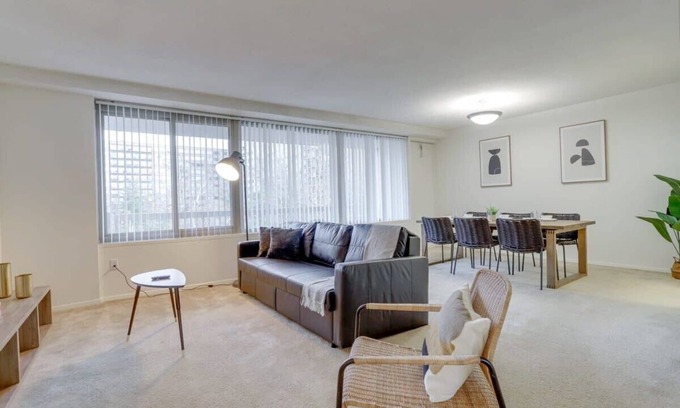 Aurora Highlands Appartement | Spacious 2BR Apartment at Crystal City