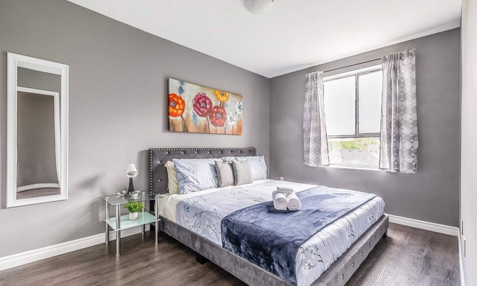 Rosedale Appartement | 2BR Apt - Near Downtown Hamilton - Sleeps 6!