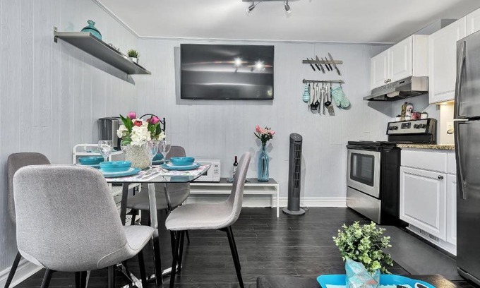 Centretown West Appartement | 2BR Apt with Rooftop Terrace access & Netflix