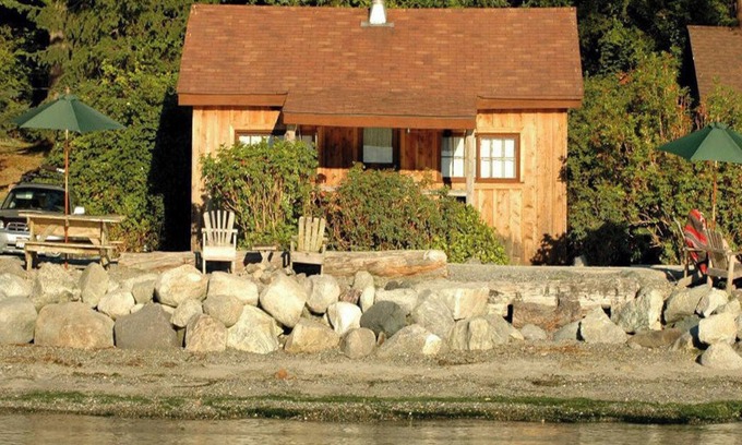 West Beach Cabine | 2BR Beachfront Cabin on west-facing beach with sunsets!