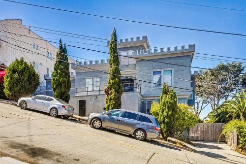 Silver Terrace Maison | 2br Castle On The Hill Wviews