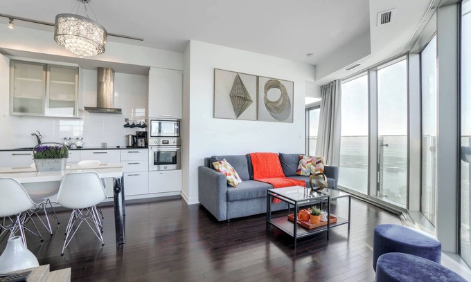 Toronto Entertainment District Copropriété | 2BR Condo + Free Parking - CN Tower, Ent District