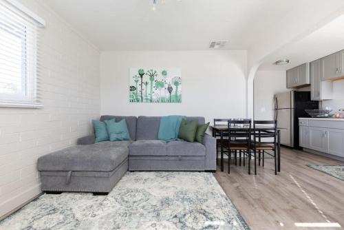 Gilbert Appartement | 2BR Condo Walking Distance To Downtown Gilbert