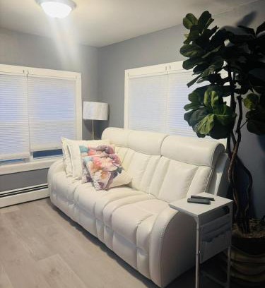 Haverhill Appartement | 2BR Entire Apt MA Family Home