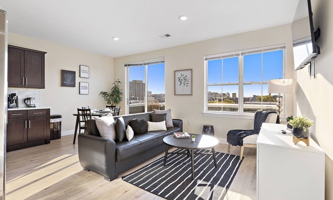 Newark Appartement | 2BR*HiddenGem*Skyline view*Rooftop Balcony