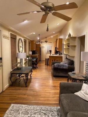 North Little Rock Maison | 2br home with patio near lakes and walking trails
