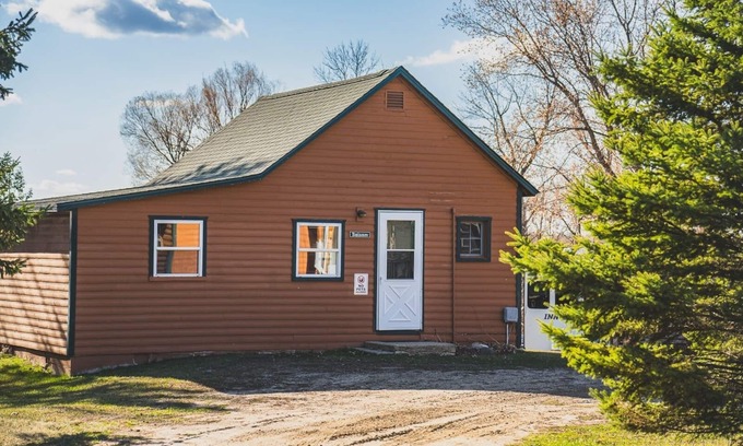 Backus Cabine | Balsam Cabin Lakefront w / Private Launch & Dock