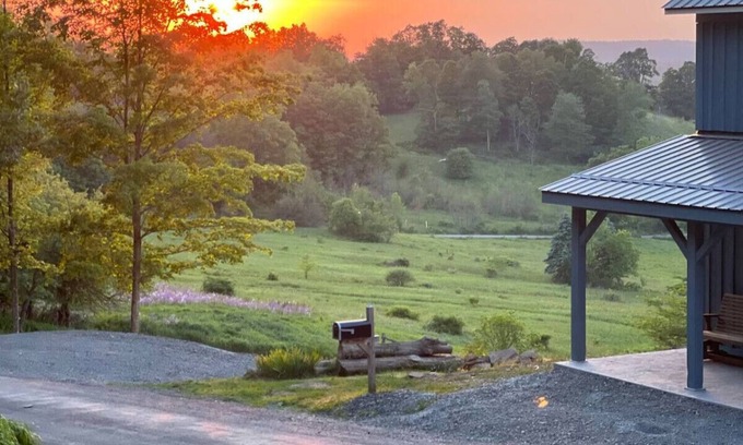 Arnot Cabine | The Valley View Cabin