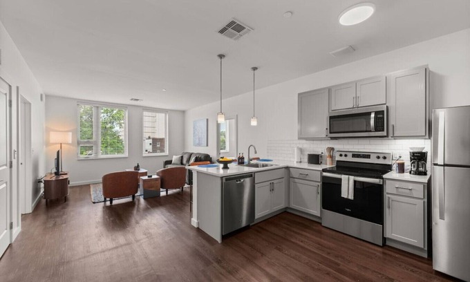 Hough Appartement | 2BR Near Clinic, Case Western & Museums