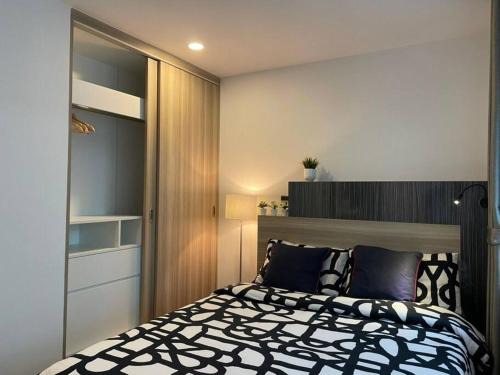 Tha Thaewawong Appartement | 2BR Service Condo in Sriracha