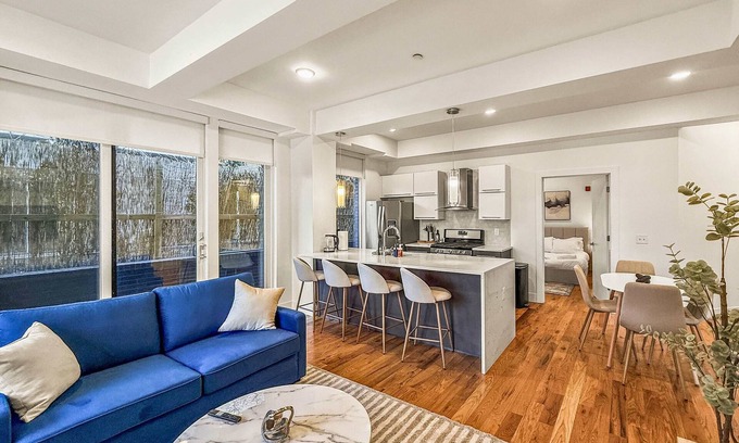 Olde Kensington Appartement | 2BR Stylish Stay | Sleeps 8 | Northern Liberties
