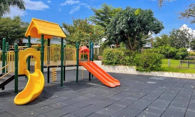 Kweiman Maison | 2br Townhome WiFi + Pool 10 mins to Aburi