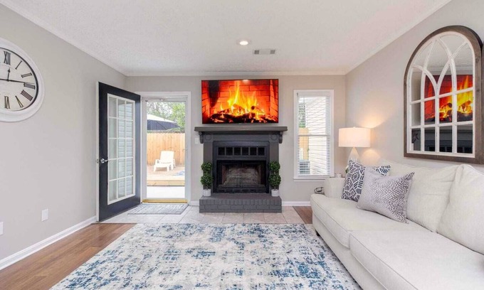 Warner Robins Maison | AtHome+1 | 2BR Townhouse | Pet Friendly