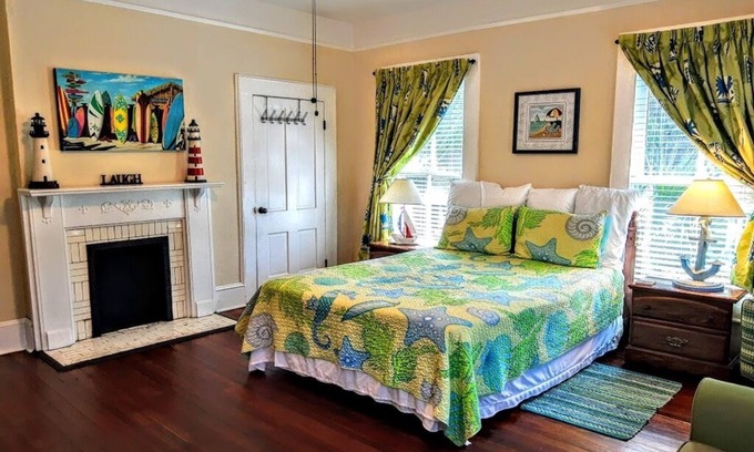 Brunswick Appartement | 2 ch 1ba Appartement dans la maison de style colonial (Triplex) construit en 1928