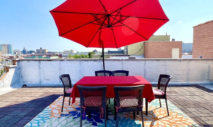 Queens Copropriété | 2BRs Private Roof Skylight, Queens Center 25 Minutes to Manhattan