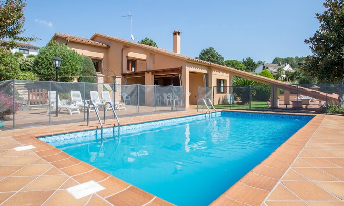 Puigventos Villa | 2CIP01-10pax - Maison d'une capacité de 10 personnes et piscine privée située dans un quartier calme