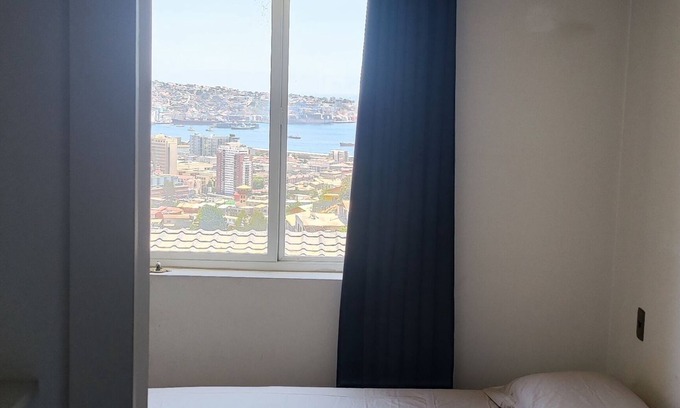 Valparaiso Appartement | 2Exclusive, fully furnished apartment with ocean view in a World Heritage Site