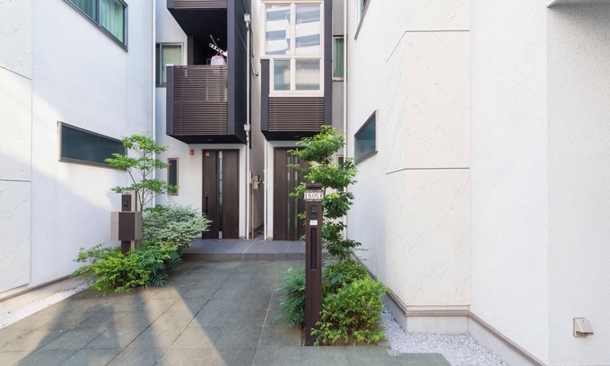 Honmachi Maison | 2min from Shinjuku station & 98m2 high quality house in the city center & high speed free wifi & Max 9 people