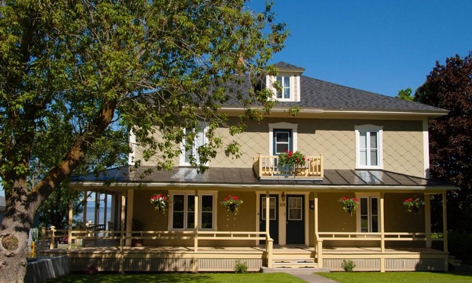 Kamouraska Appartement | Appartement au 2e étage d'une maison privée situé au village de Kamouraska
