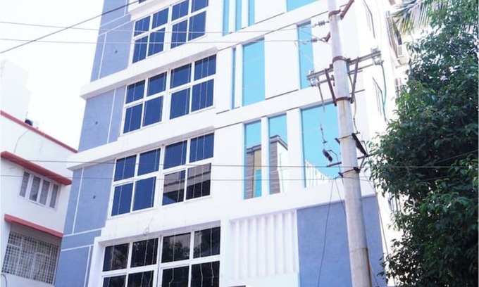 Visakhapatnam Maison | 2nd floor Beach view 3 bedroom apartment between two hills