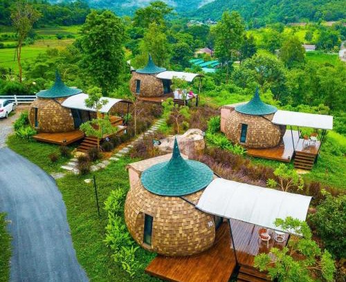 Mae Kon Lit Et Petit-Déjeuner | 2Someplace Resort