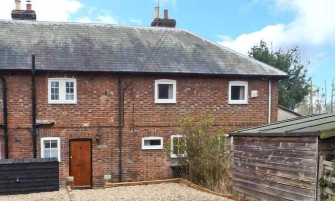 Stuppington Cottage | 3 chalets Apsley, CHARTHAM