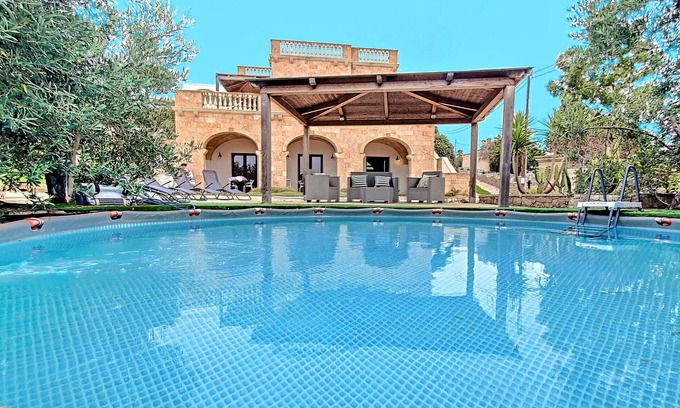 Torre Vado Chalet De Ski | Maison avec 3 apt. & piscine à 250m de la mer