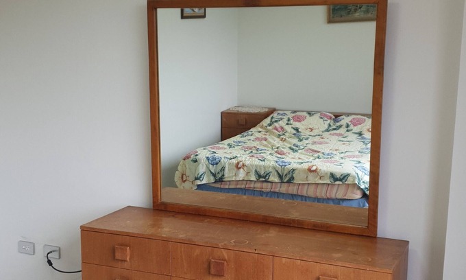 Macquarie Park Appartement | 3 b/r unit in Macquarie Gardens with gym, tennis courts, pool, jaccuzi & sauna
