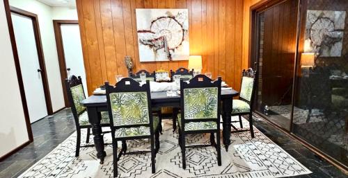 Croydon Maison | 3 Bdrm home,pool, BBQ , fireplace Great for a weekend of fun or family retreat