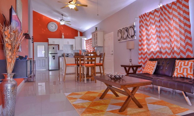 Kingston Maison | 3 BDR * Piscine * Gated * A / C * Familial * Villa TMV