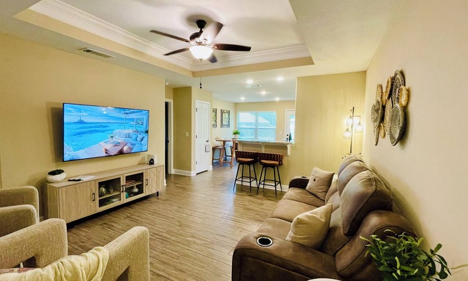 Florida Panhandle Maison | 3 Bed 2 Bath – Peaceful Retreat Near Pensacola and Beaches