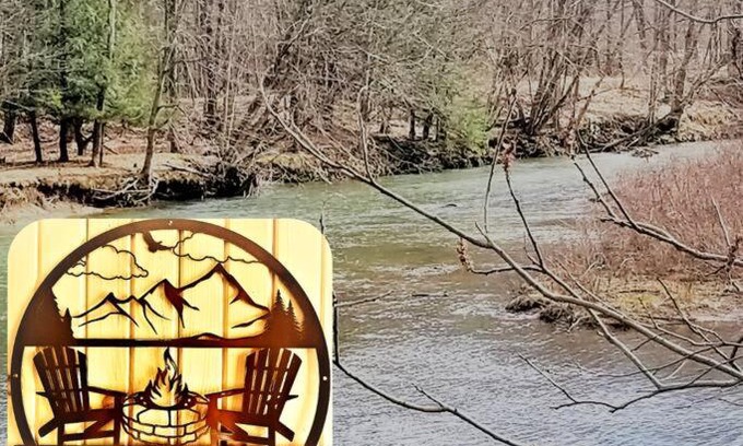 Byrnedale Maison | 3 bed/2 bath Riverside cabin