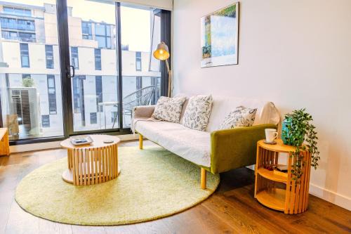 North Melbourne Appartement | 3 bed Apt near hospital, Uni & CBD - free parking!