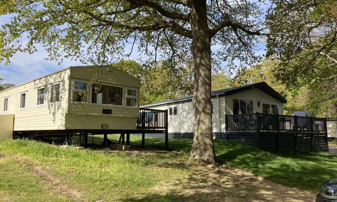Cowes Cabine | 3 Bed Caravan Sea views discounted ferry