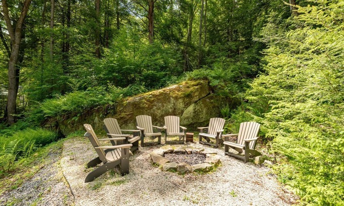 Oakland Maison | 3-bed, charming modernized cottage tucked into wooded hillside in Deep Creek, MD