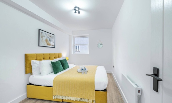 West Ham Appartement | 3 Bed Flat - Sleeps 8 - Parking - Wifi
