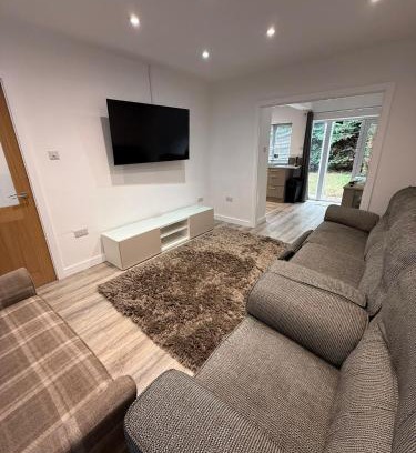 Brierley Hill Appartement | 3 Bed Home From Home Contractor & Family Stay DY5