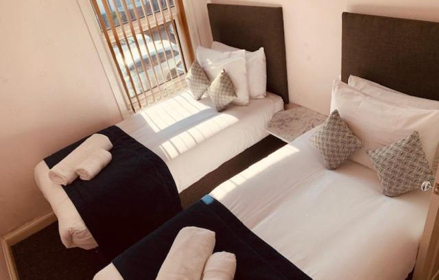 Acresford Maison | 3 Bed house for contractors & visitors to Coventry