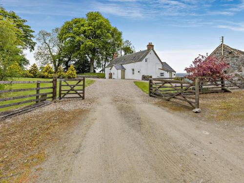 Kirriemuir Maison | 3 Bed in Kirriemuir 37440