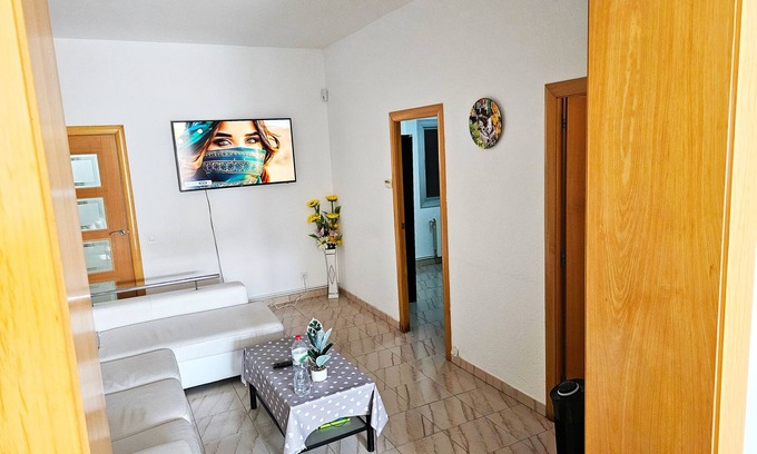 Badalona Appartement | 3 Bedroom Luxury Apartment For Families in Barcelona