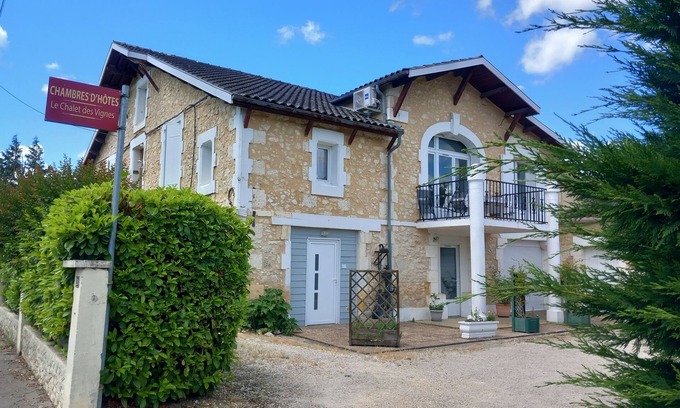 Saint-Laurent-des-Vignes Maison | 3-bedroom air-conditioned house with TV and 3 private bathrooms