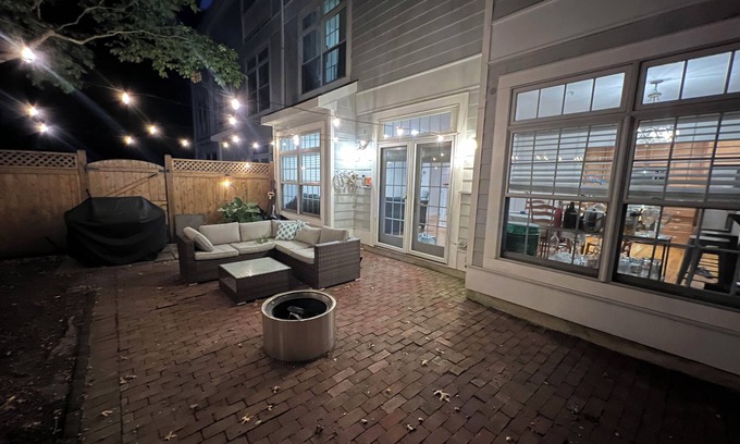 Manasquan Maison | 3-bedroom 2.5 bath spacious townhome in charming Manasquan w/ WiFi, AC, parking